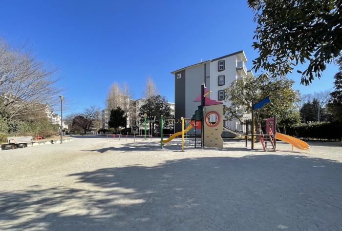 神代団地プレイロット（通称 ひまわり公園）画像