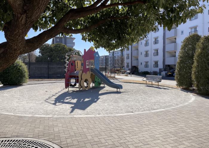 神代団地プレイロット(神代団地13号棟前の公園) 画像