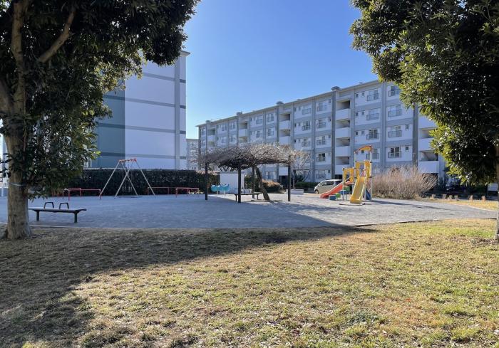 神代団地プレイロット（神代団地55号棟前の公園）　　画像