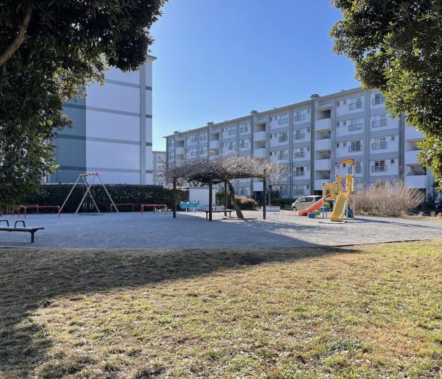 神代団地プレイロット（神代団地55号棟前の公園）　　画像"
