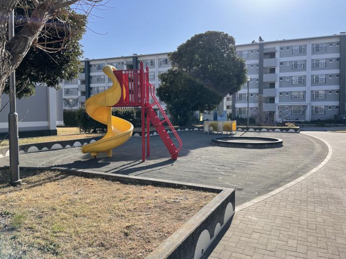 神代団地プレイロット（神代団地29号棟前の公園）画像