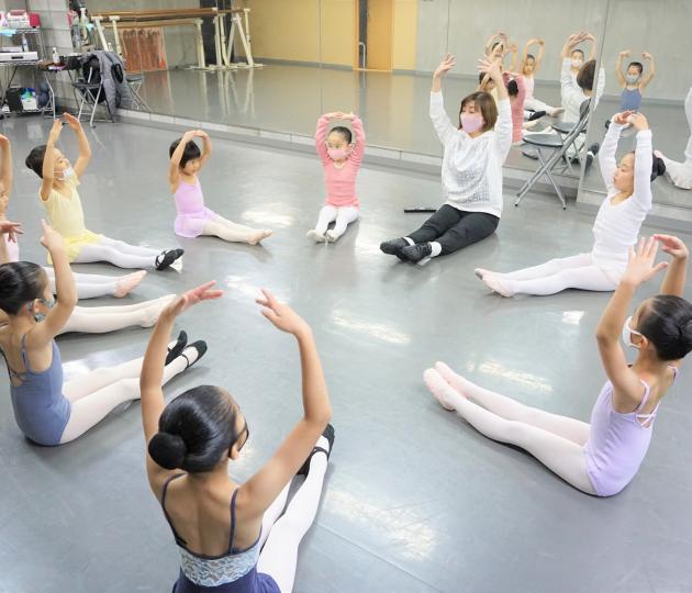 富田雅美ダンスユニット　バレエ　モダンダンス　体操クラスの画像