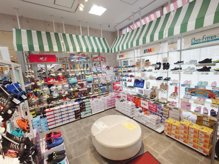 東京靴流通センター　国領ココスクエア店