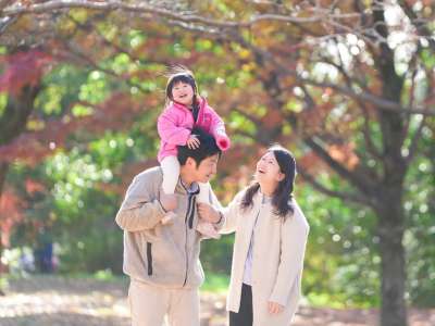 秋の公園撮影会 予約受付中！「自然に囲まれた武蔵の森公園で家族の思い出作り」の画像