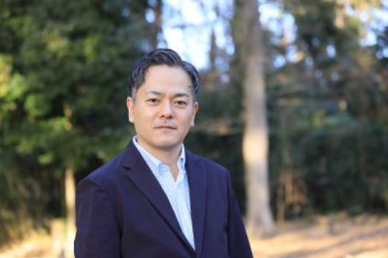 講師