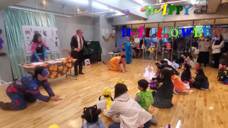 昨年のハロウィン（つつじヶ丘商店会インスタより）