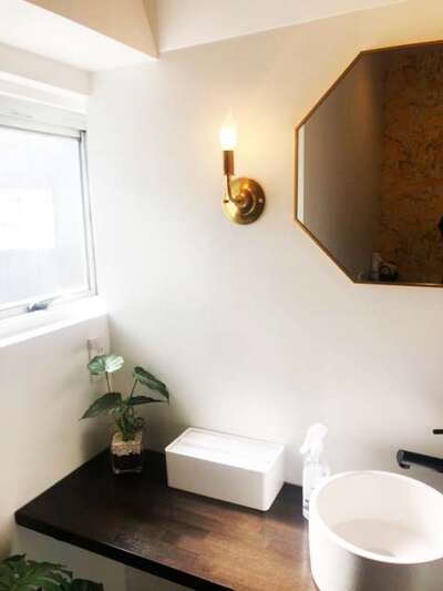 女性用トイレ内パウダーコーナー