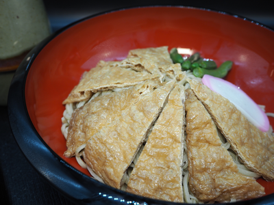 冷やしきつねそば