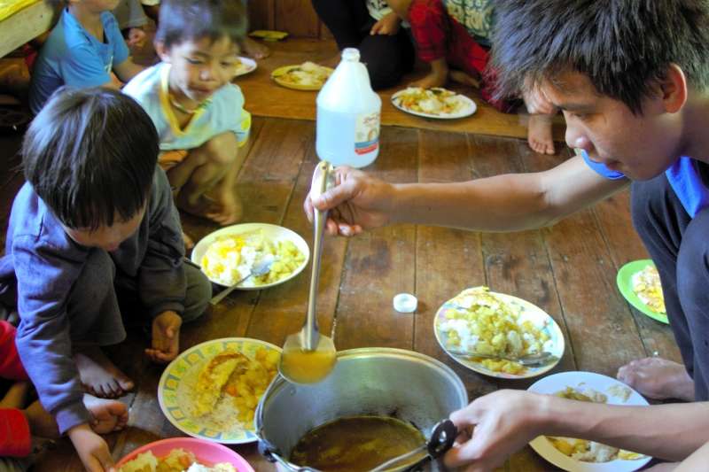 フィリピン子ども食堂